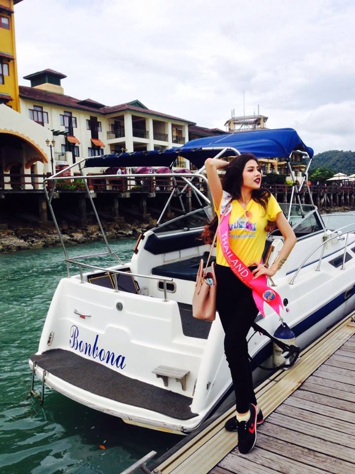 วันนี้น้องพลอย ออกไปร่วมกิจกรรมกับกองประกวด Miss Tourism International 2014 ที่เกาะลังกาวี ครับ