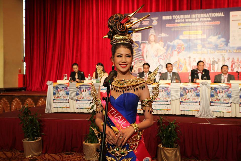 วันนี้น้องพลอย ออกไปร่วมกิจกรรมกับกองประกวด Miss Tourism International 2014 ที่เกาะลังกาวี ครับ