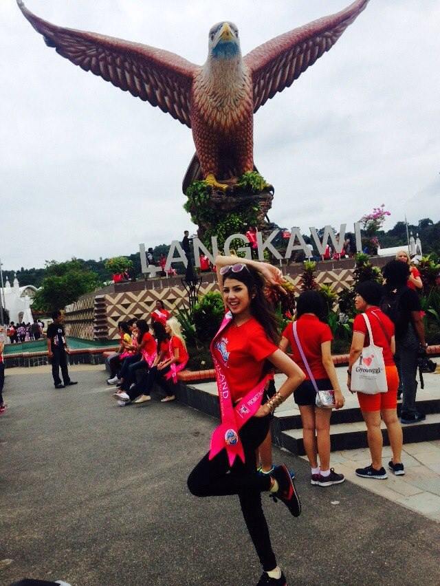 วันนี้น้องพลอย ออกไปร่วมกิจกรรมกับกองประกวด Miss Tourism International 2014 ที่เกาะลังกาวี ครับ