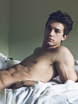 หล่อล้นเหลือ
