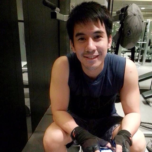เหงื่อแตกซี๊ด!!!  แอบส่องพระเอกออกกำลังกาย