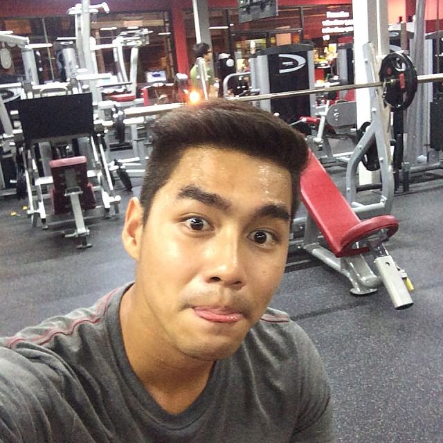 เหงื่อแตกซี๊ด!!!  แอบส่องพระเอกออกกำลังกาย