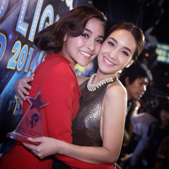เซ็กซี่สะท้านลมหนาว เหล่าดาราช่อง 7 พาเหรดขึ้นรับรางวัล "Star's Light Awards 2014"
