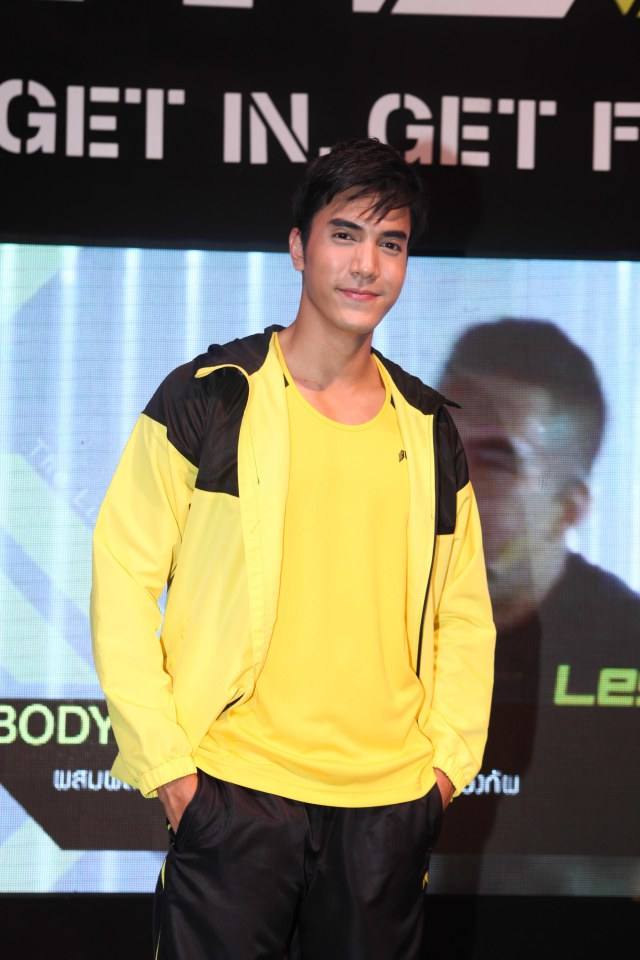 ไม้ วริษฐ์ หล่อน่ารักมาฟิตกับงานเปิดตัว FITBOX