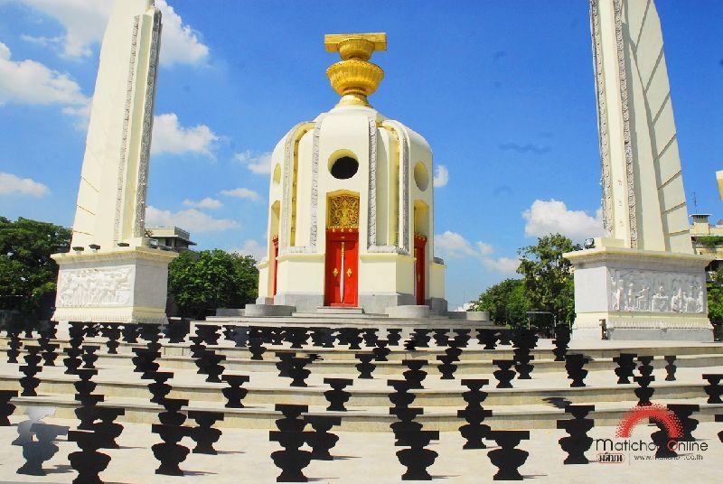 อนุสาวรีย์ประชาธิปไตย