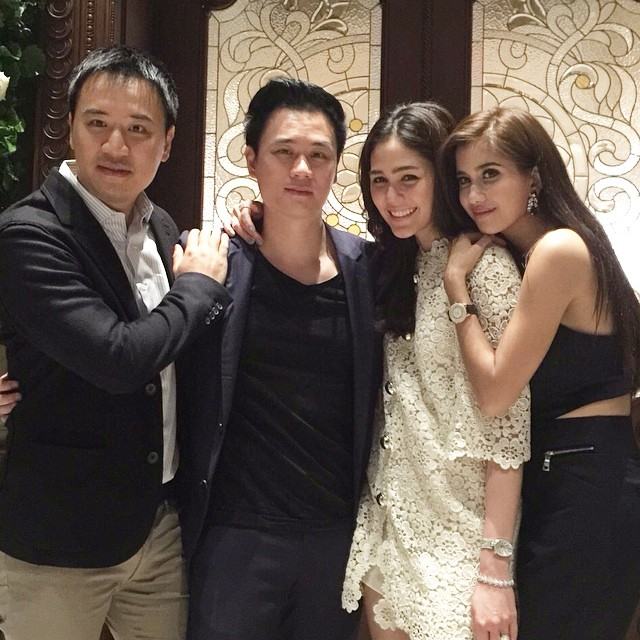 สุดยอดโรแมนติก "น็อต" ทำเซอร์ไพรส์ คุกเข่าขอ "ชมพู่-อารยา" แต่งงาน