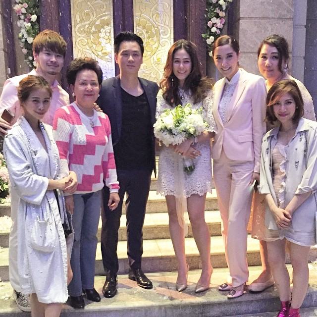 สุดยอดโรแมนติก "น็อต" ทำเซอร์ไพรส์ คุกเข่าขอ "ชมพู่-อารยา" แต่งงาน