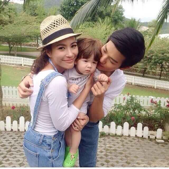 คู่รักคู่ครอบครัวแสนหวาน