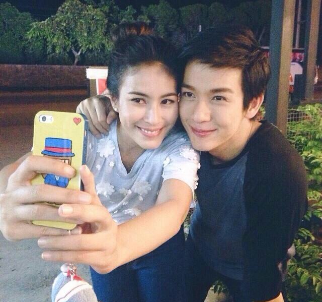 คู่รักคู่ครอบครัวแสนหวาน