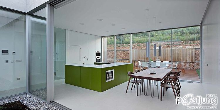 Olive House by LOG-URBIS