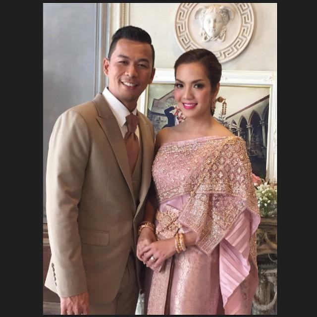 งานแต่งอ๋อม สกาวใจ กับเจ้าบ่าวเอ อาทิตย์ สุดโรแมนติก