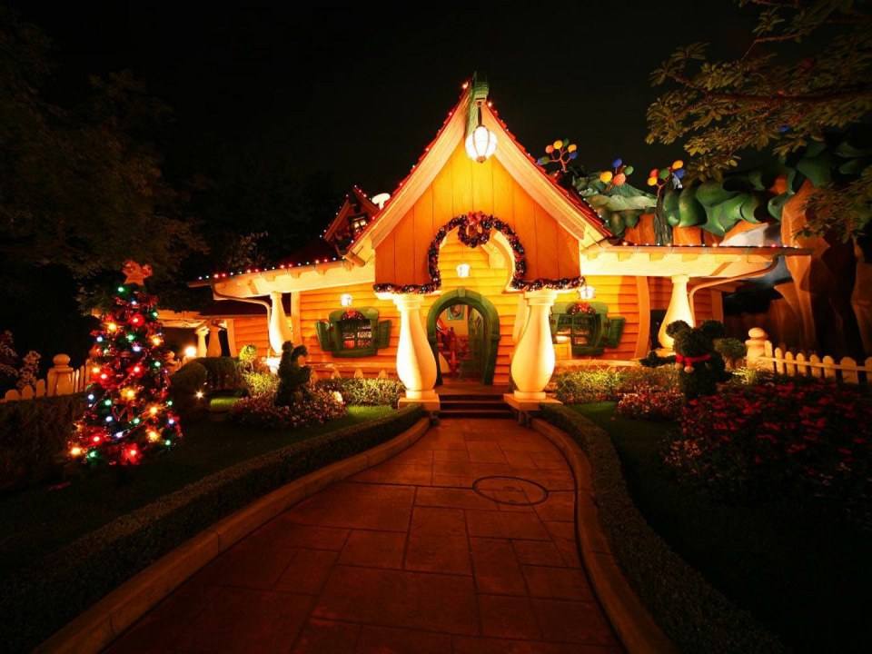 Mesmerizing Christmas Lights Photography From Around The World