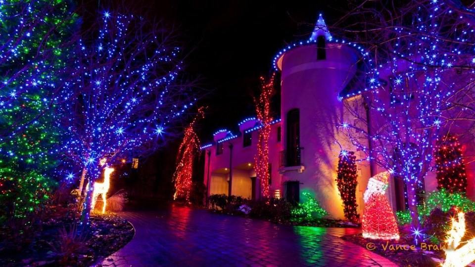 Mesmerizing Christmas Lights Photography From Around The World