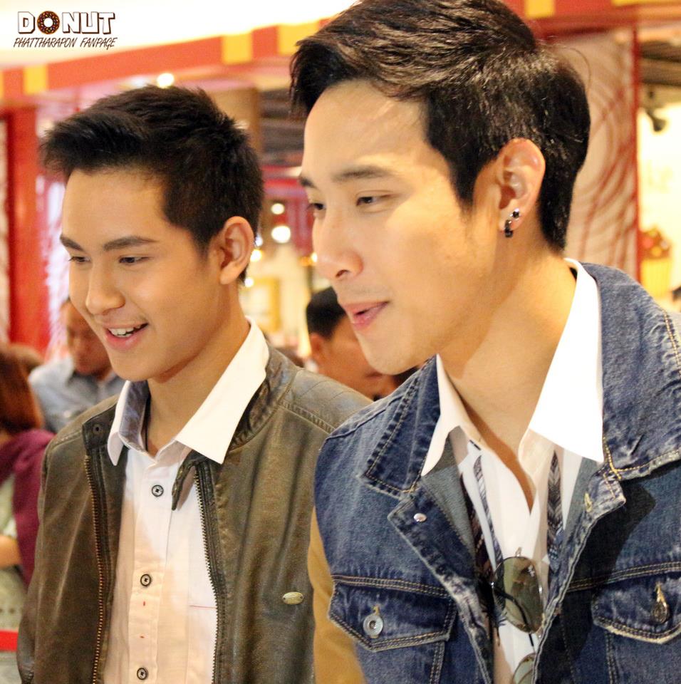 "น้องโดนัท ภัทรพลฒ์" ดาวดวงใหม่เเห่งช่อง 7 สีพร้อมเหล่านักเเสดงเดินสายเเจกปฎิทิน!!