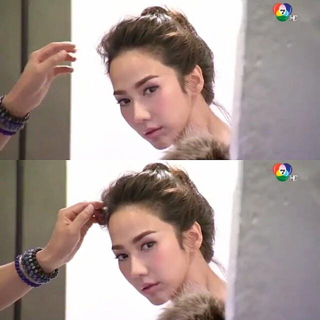 เบื้องหลัง "อั้ม-พัชราภา" โชว์ผิวเนียนสวยเซ็กซี่เบาๆ ถ่ายปฏิทินช่อง 7 สี