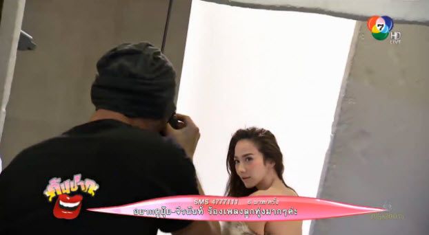 เบื้องหลัง "อั้ม-พัชราภา" โชว์ผิวเนียนสวยเซ็กซี่เบาๆ ถ่ายปฏิทินช่อง 7 สี