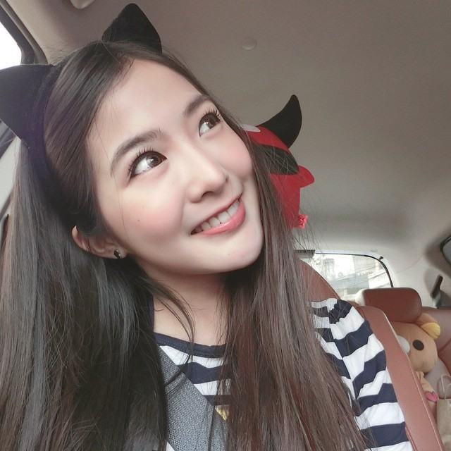 มายด์ วิรพร สาวสวยในชุดเรนเดียร์