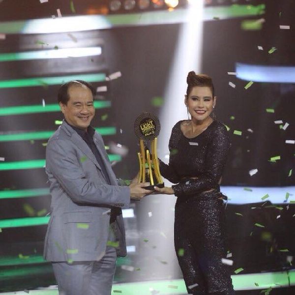 สมศักดิ์ศรี!! "เมย์ ภัณฑิรา" เเชมป์คนเเรกจากเวที ♬Keep Your Light Shining Thailand♪!!