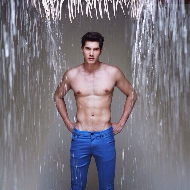"มิกค์ ทองระย้า" พระเอกหนุ่มสุดหล่อช่อง 7 กับนิตรยาสาร Volume ล่าสุด!!