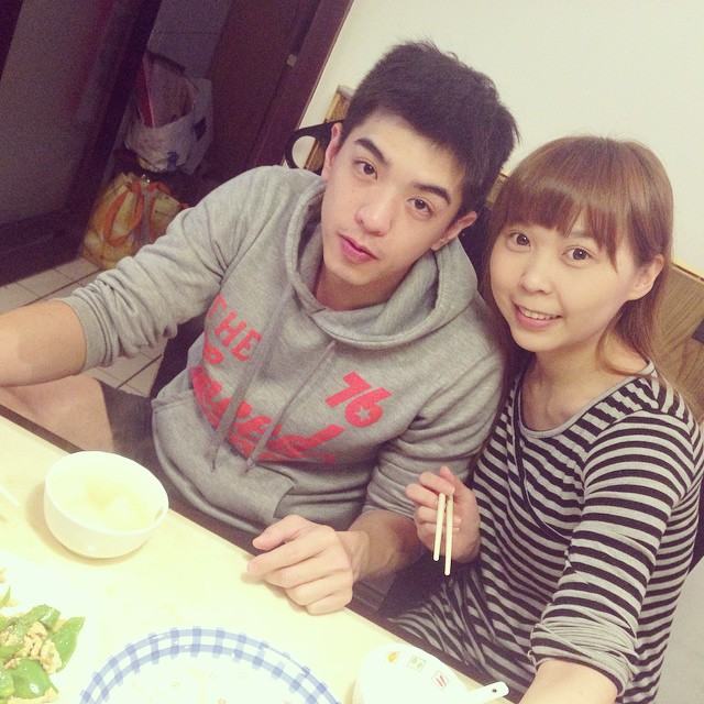 นั้งใกล้กันเหลือเกิ๊น