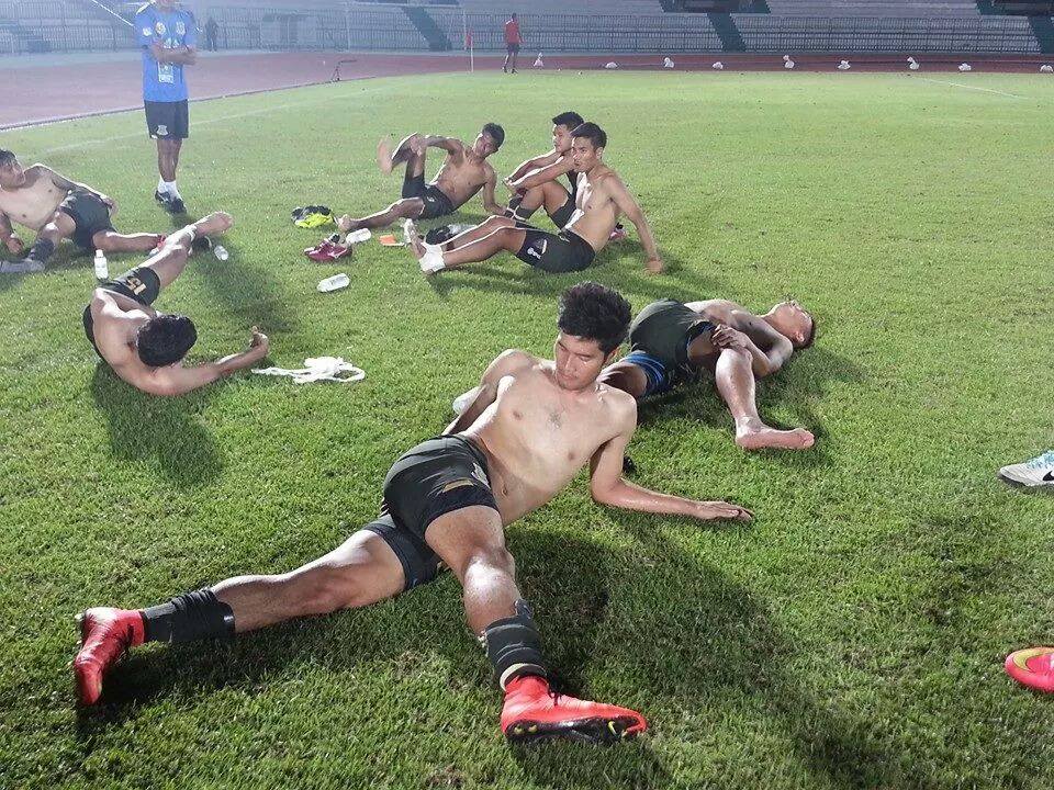 ป้าพาชม ฟุตบอล