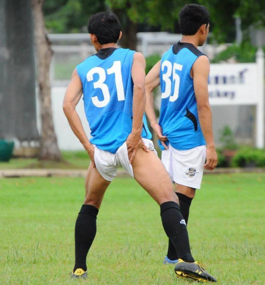 ป้าพาชม ฟุตบอล