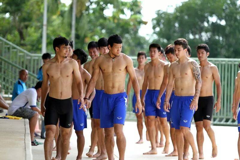 ป้าพาชม ฟุตบอล
