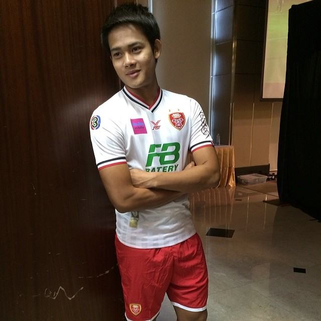 ขอนอกใจน้องต้นแป๊บ...แอบส่องน้องบาส พีรพัฒน์