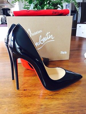 christian louboutin เสน่ห์รองเท้าพื้นแดง