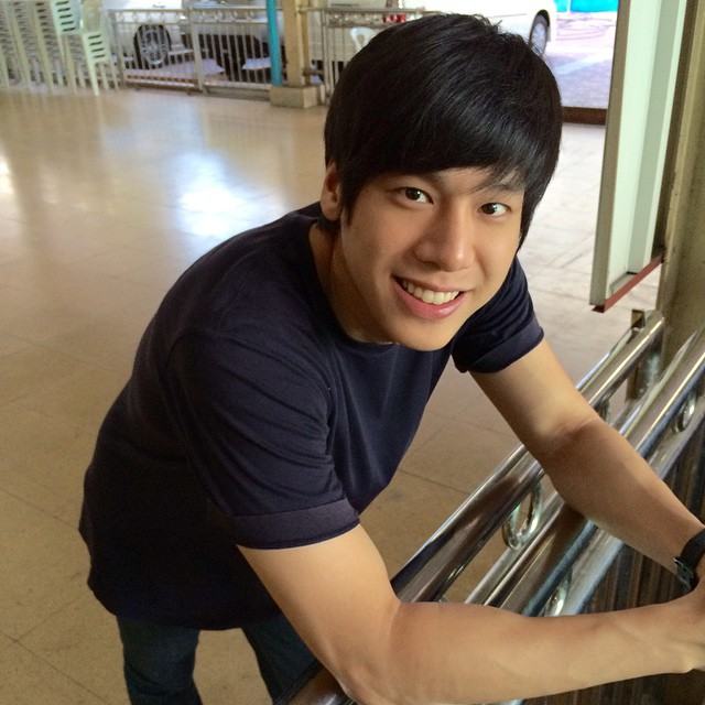 รอม อธิพัชร์ กุลวัฒน์ธนาลัย จากละคร อรุณสวัสดิ์