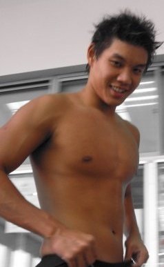มหกรรมนักว่ายน้ำหนุ่มขบเผาะ