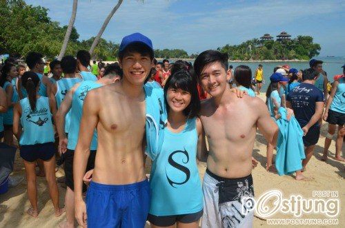 มหกรรมนักว่ายน้ำหนุ่มขบเผาะ