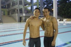 มหกรรมนักว่ายน้ำหนุ่มขบเผาะ