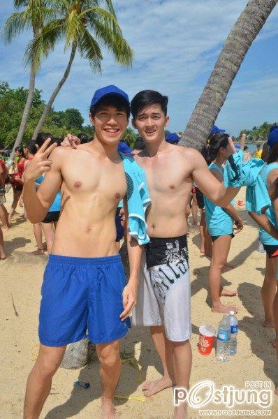 มหกรรมนักว่ายน้ำหนุ่มขบเผาะ