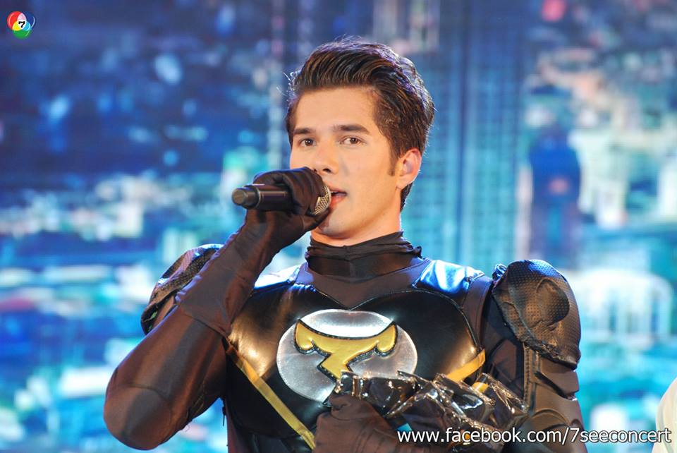 (เก็บตก) 7 สีคอนเสิร์ตพิเศษ "หรรษาวันเด็ก" พร้อมเหล่านักเเสดงคับคั่ง