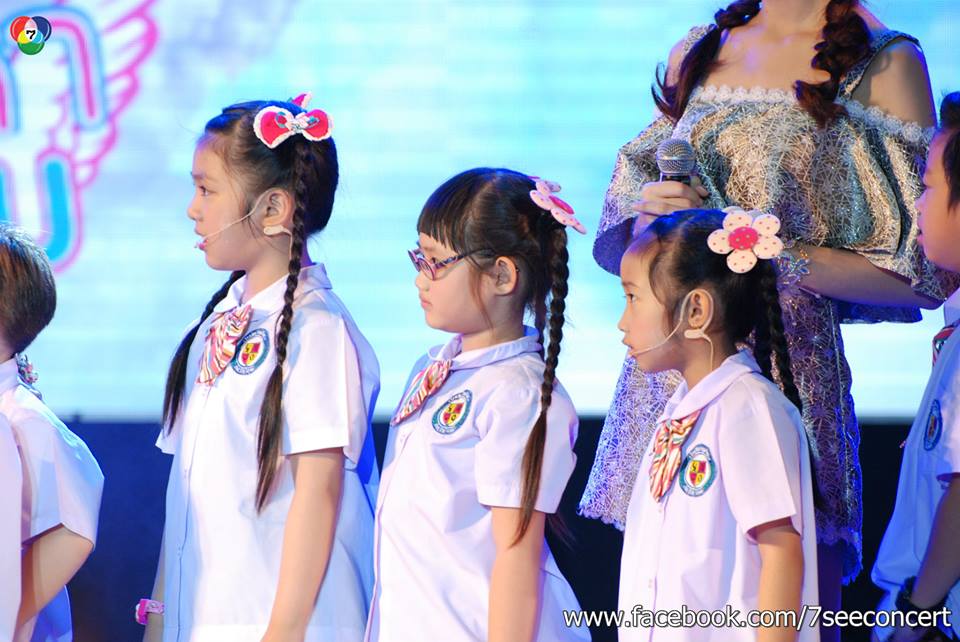 (เก็บตก) 7 สีคอนเสิร์ตพิเศษ "หรรษาวันเด็ก" พร้อมเหล่านักเเสดงคับคั่ง