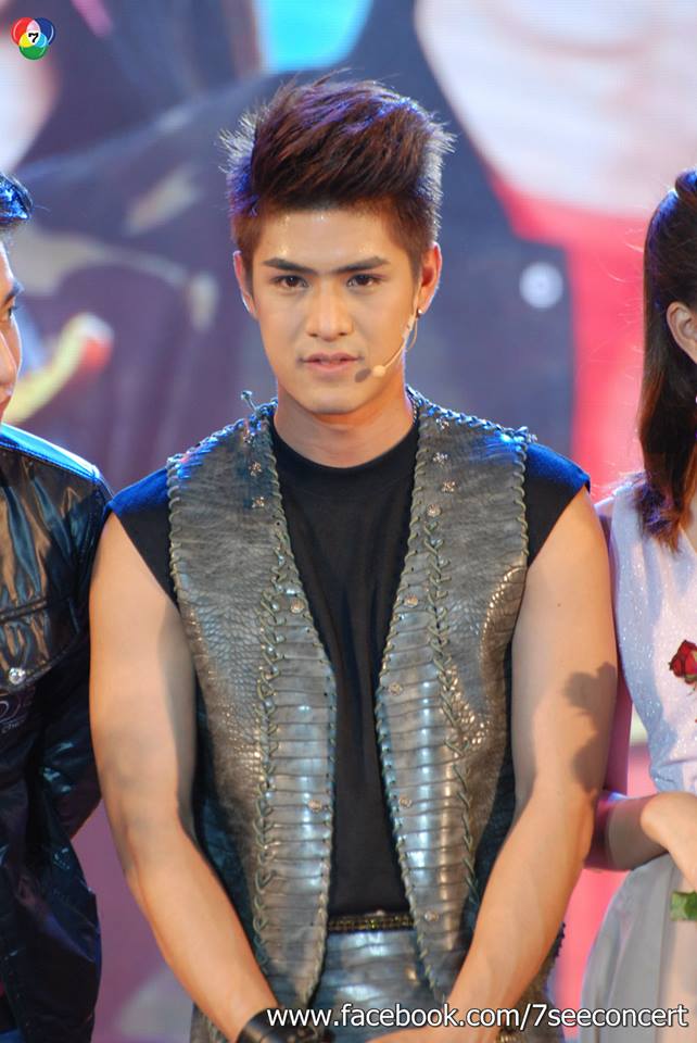 (เก็บตก) 7 สีคอนเสิร์ตพิเศษ "หรรษาวันเด็ก" พร้อมเหล่านักเเสดงคับคั่ง