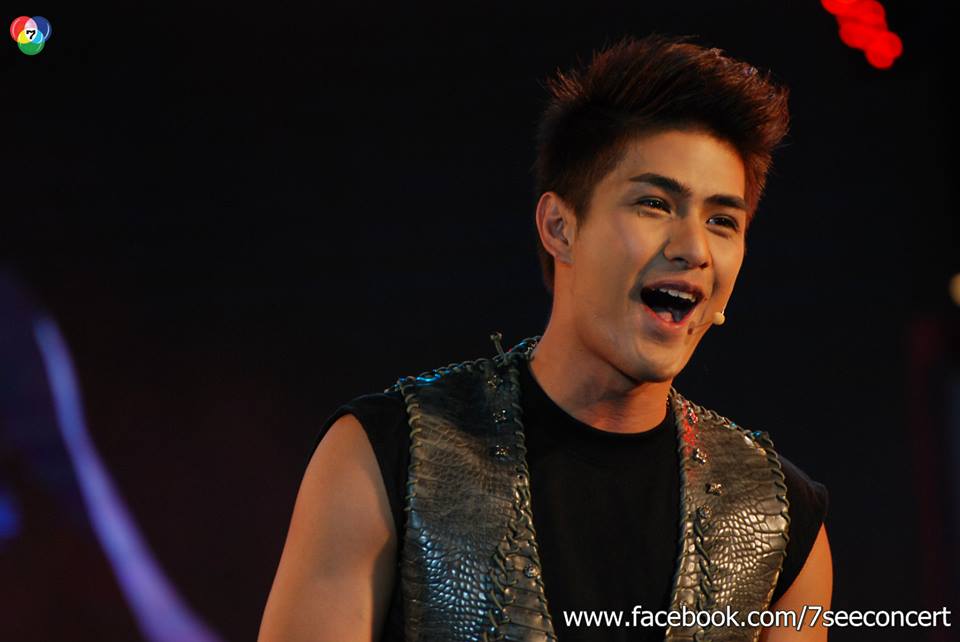 (เก็บตก) 7 สีคอนเสิร์ตพิเศษ "หรรษาวันเด็ก" พร้อมเหล่านักเเสดงคับคั่ง