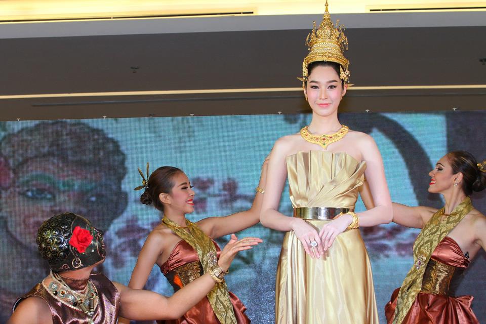"ฐิสา-วริฏฐิสา" นางเอกสาวดาวรุ่งช่อง 7 แต่งไทยใส่ชฎาสวยเหมือนนางในวรรณคดีเลย!!