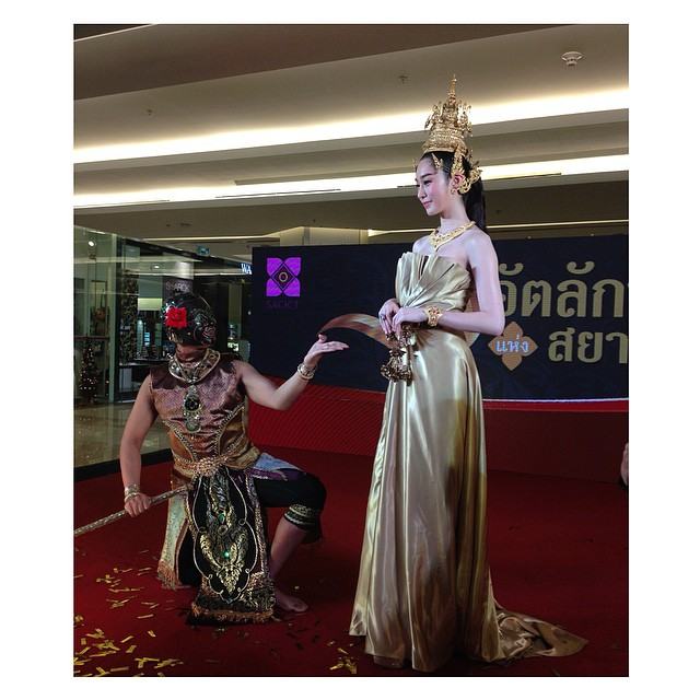 "ฐิสา-วริฏฐิสา" นางเอกสาวดาวรุ่งช่อง 7 แต่งไทยใส่ชฎาสวยเหมือนนางในวรรณคดีเลย!!
