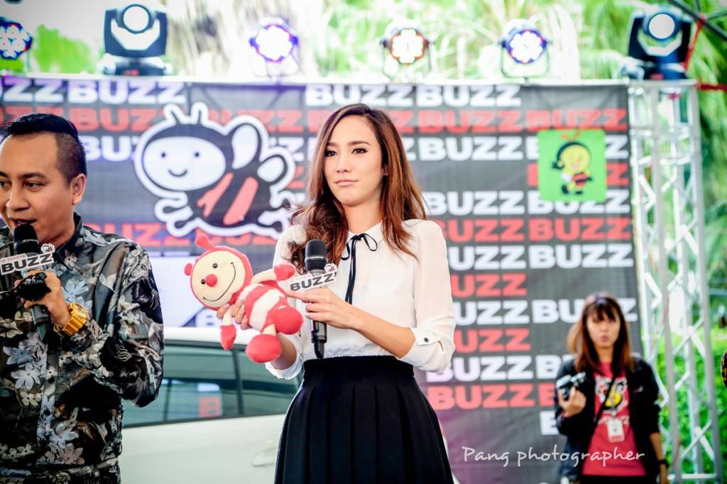 Meet & Greet พราว Day "อั้ม พัชราภา VS หอย" โชว์รูมรถเเทบเเตก!!