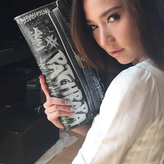 Event เสร็จซุปตาร์สาว "อั้ม พัชราภา" ก็สวมบทบาทเเม่ค้าขายครีมออรั่ม!!