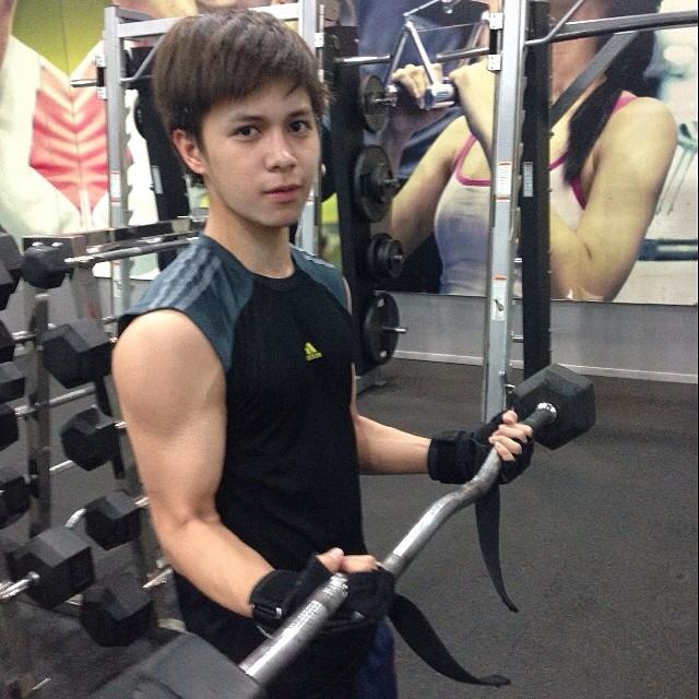 น้อง"เบนซ์ ศุภกิจ" ดาราวัยรุ่น สุดหล่อ น่ารัก