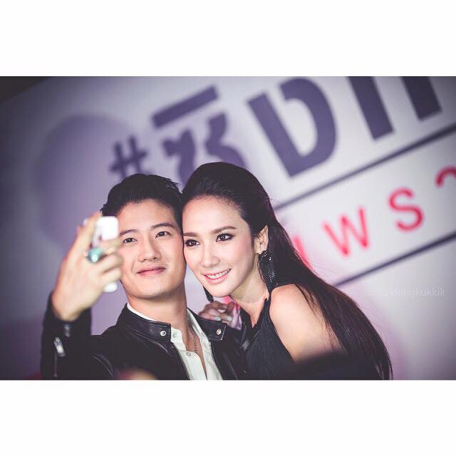 ซุปตาร์สาว "อั้ม พัชราภา" เเถลงข่าวงานเปิดตัวหนังซิงเกิลเลดี้ พร้อมเหล่านักเเสดงคับคั่ง!!