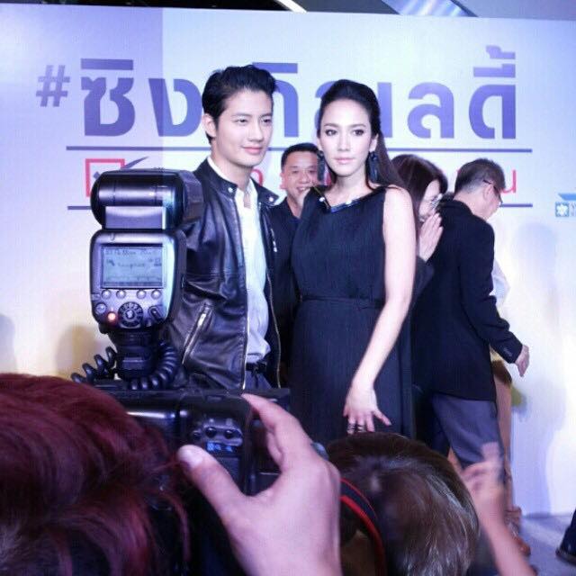 ซุปตาร์สาว "อั้ม พัชราภา" เเถลงข่าวงานเปิดตัวหนังซิงเกิลเลดี้ พร้อมเหล่านักเเสดงคับคั่ง!!