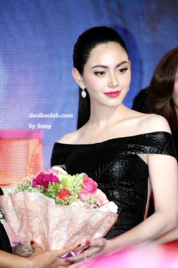 ✴ "ใหม่-ดาวิกา" นางเอกพันล้านดาวรุ่งช่อง 7 ในงานลอลีอัล สวยสง่าเป๊ะเว่อร์ ✴