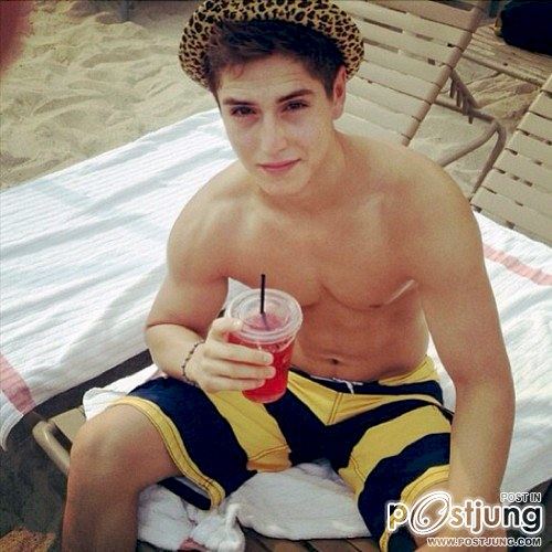 หล่อบ้างน่ารักบ้าง ๑๘
