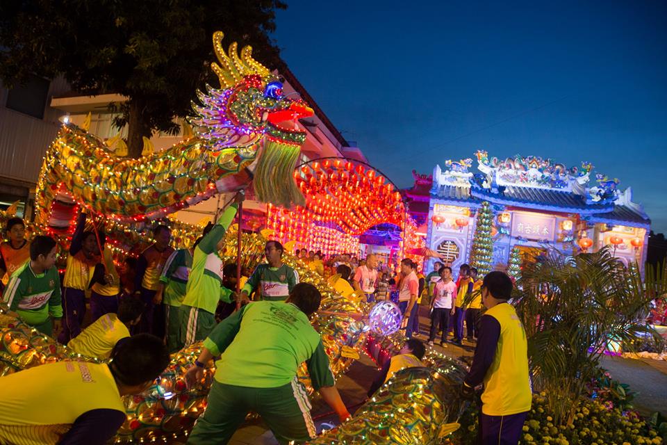 เตรียมพบกับงานตรุษจีนปากน้ำโพ 2558 " 99 ปี พลังแห่งศรัทธา สืบสานประเพณีแห่เจ้าพ่อ-เจ้าแม่ปากน้ำโพ "