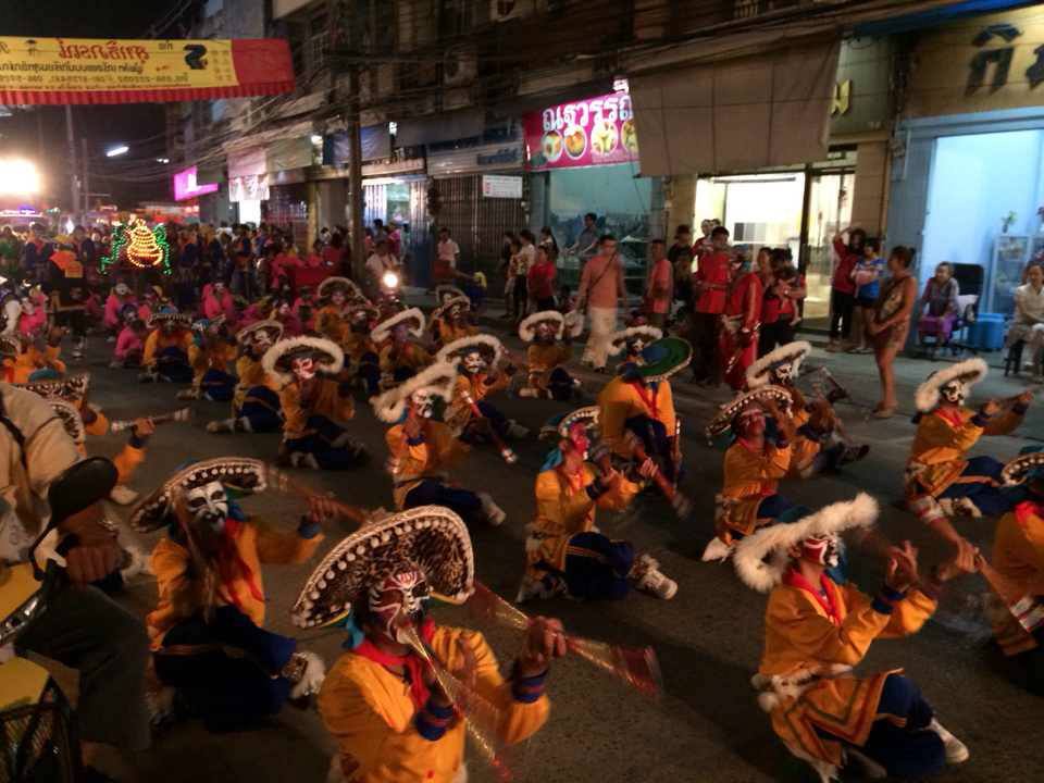 เตรียมพบกับงานตรุษจีนปากน้ำโพ 2558 " 99 ปี พลังแห่งศรัทธา สืบสานประเพณีแห่เจ้าพ่อ-เจ้าแม่ปากน้ำโพ "