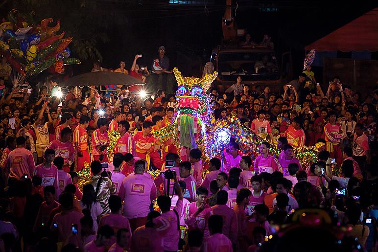 เตรียมพบกับงานตรุษจีนปากน้ำโพ 2558 " 99 ปี พลังแห่งศรัทธา สืบสานประเพณีแห่เจ้าพ่อ-เจ้าแม่ปากน้ำโพ "